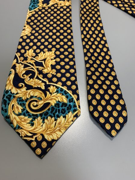 １円〜　GIANNI VERSACE　ジャンニヴェルサーチ　ネクタイ　ネイビー　総柄　シルク　C1659_画像2