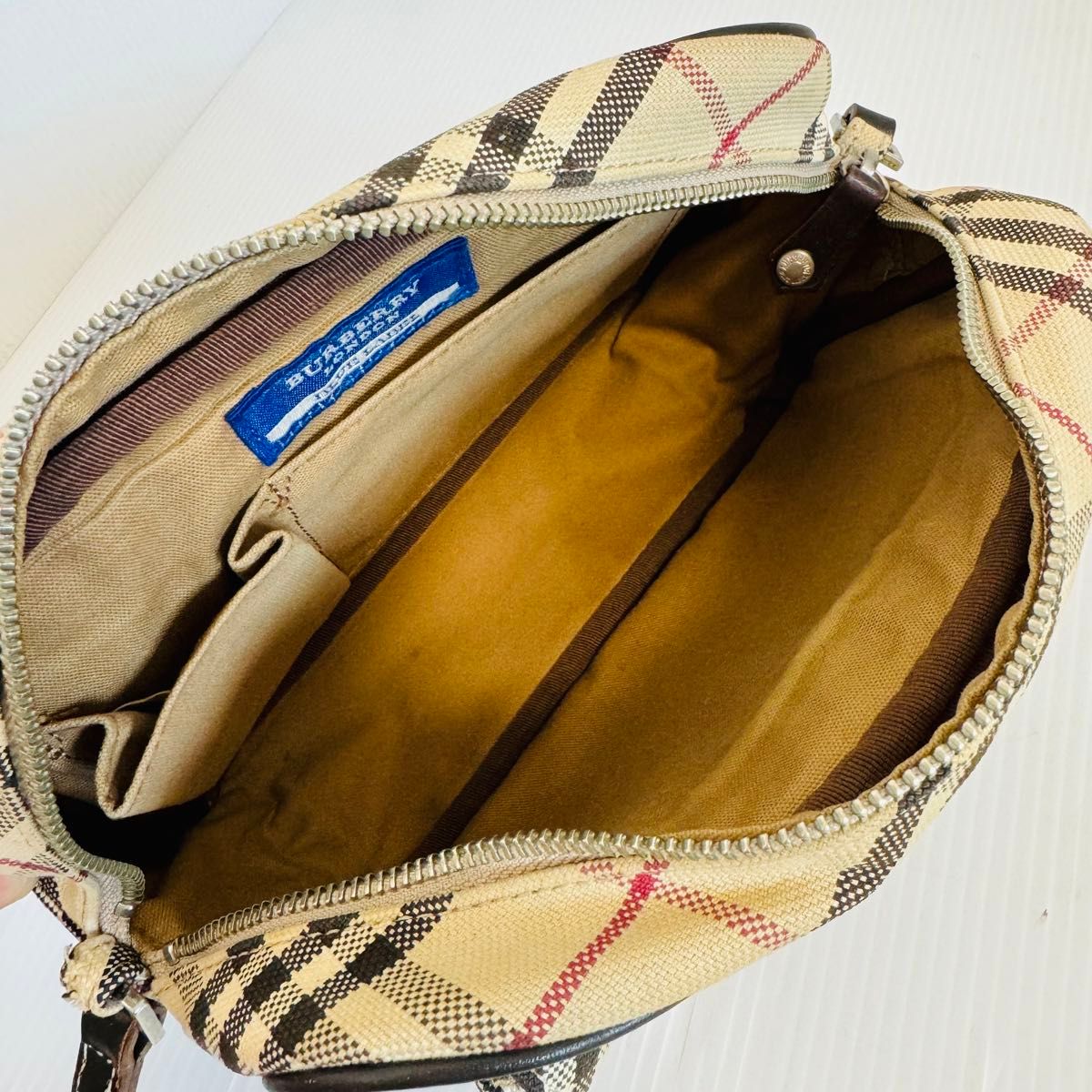 美品】バーバリーブルーレーベル キャンバス ショルダーバッグ 美品】バーバリーブルーレーベル キャンバス ショルダーバッグ