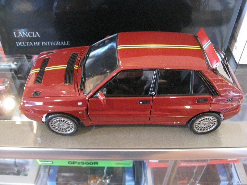 ok蔵出し京商1/18ランチアデルタHF インテグラーレ EVO 限定車 コレッチオーネ ボルドー 8343C☆ _画像3