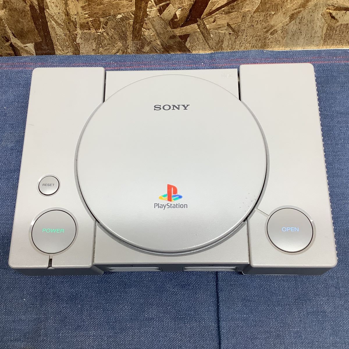 送料無料【S①930】初代 プレイステーション1 本体 SCPH-9000 送料無料【S①930】初代 プレイステーション1 本体 SCPH-9000