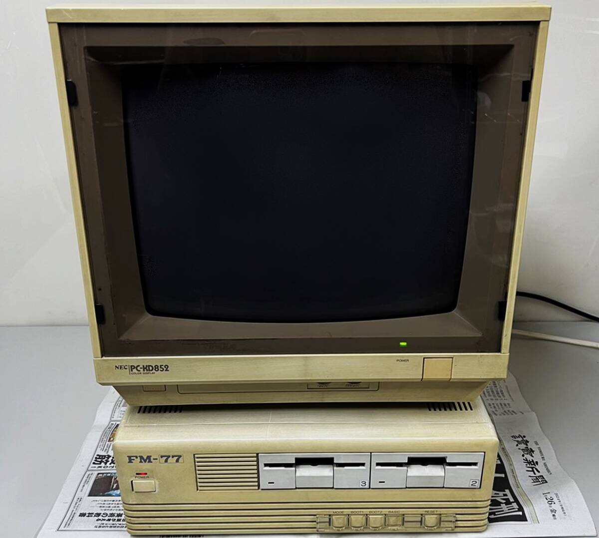 FUJITSU Fujitsu FM-77 D2 body /NEC PC-KD852 monitor FUJITSU Fujitsu FM-77 D2 body /NEC PC-KD852 monitor
