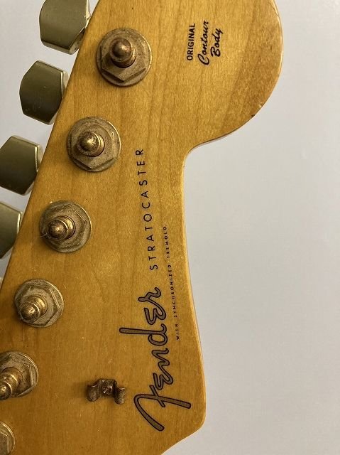 B6147L Fender フェンダー STRATOCASTER Contour Body crafted in Japan_画像3