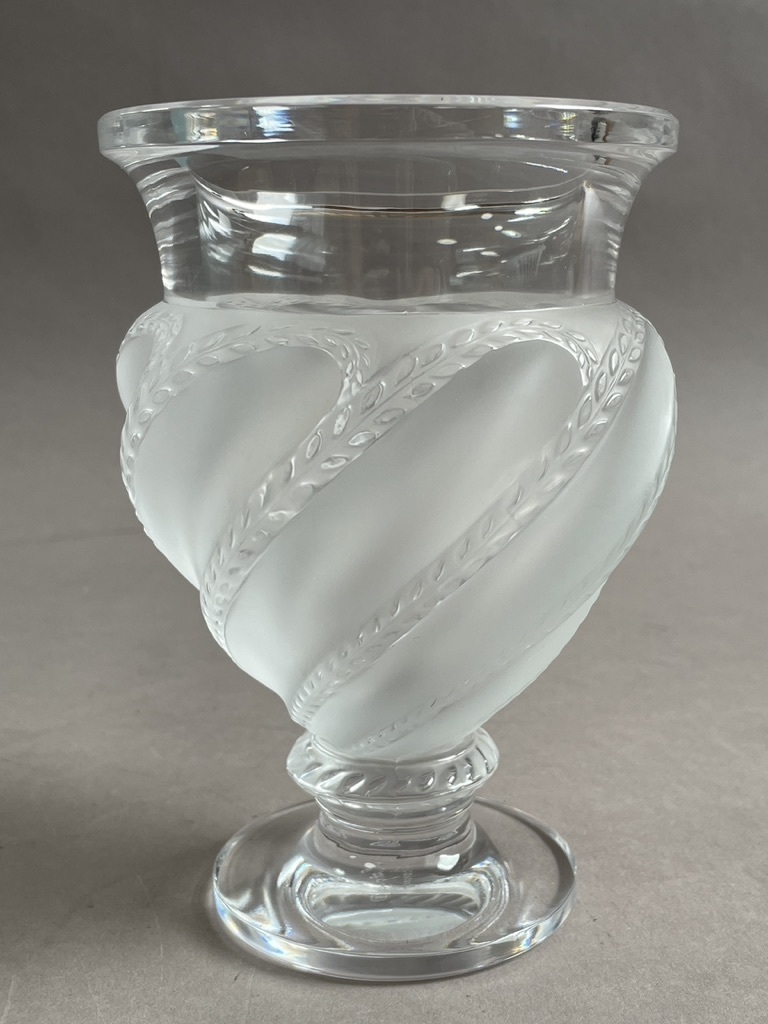 MS722 LALIQUE ラリック エルムノンヴィル フラワーベース 箱付き 高さ:約14.5cm クリスタルガラス (検)花瓶 花器 硝子 工芸品 _画像2
