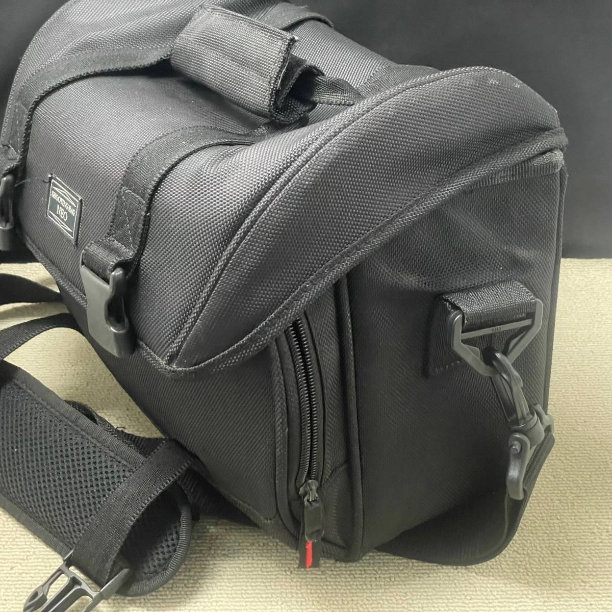 中古品 長期保管品 SHOOTING BAG NEO カメラ ショルダーバッグ ケース ブラック_画像4