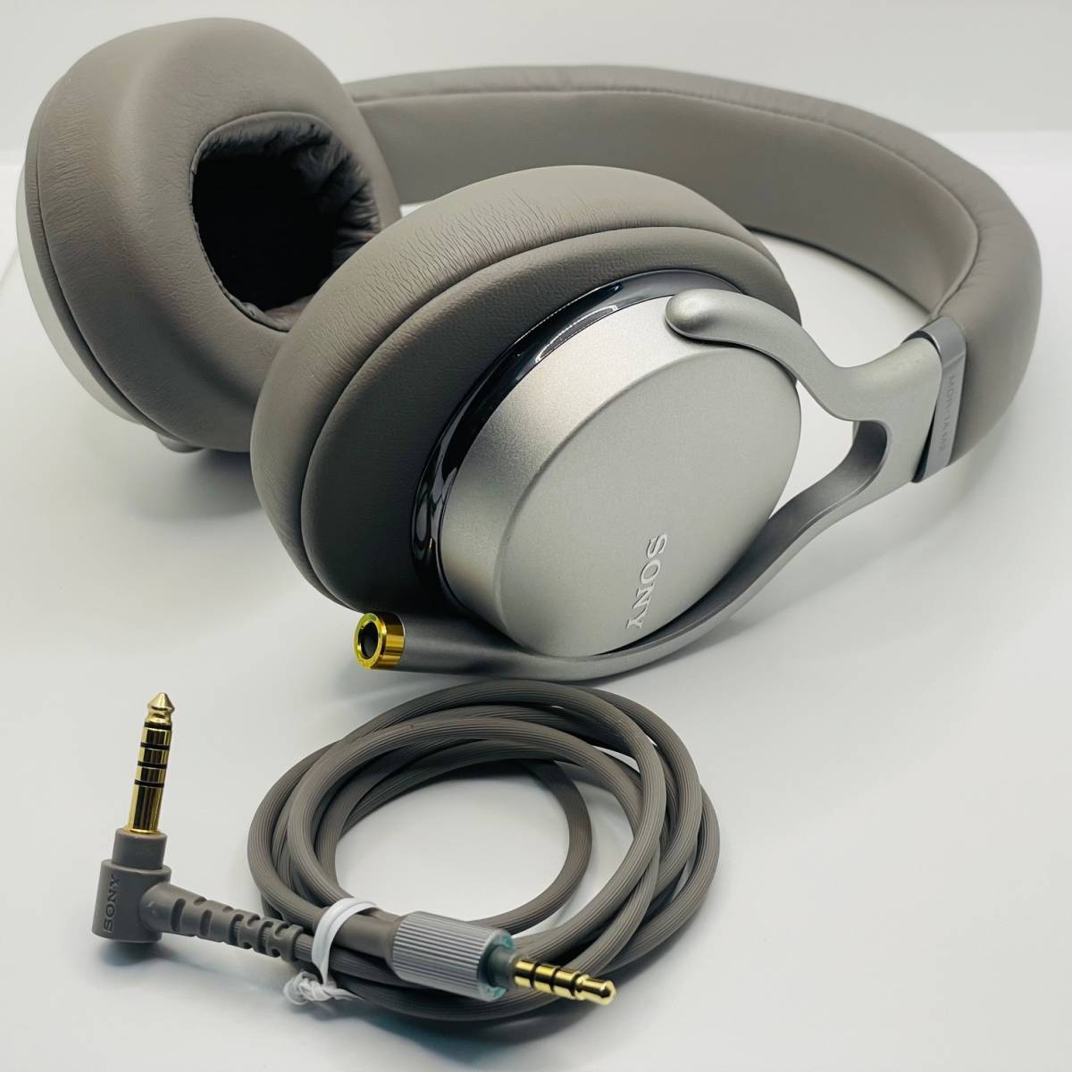 中古品 SONY MDR-1AM2 SQ シルバー ハイレゾ対応ヘッドフォン ヘッドフォン ソニー_画像1