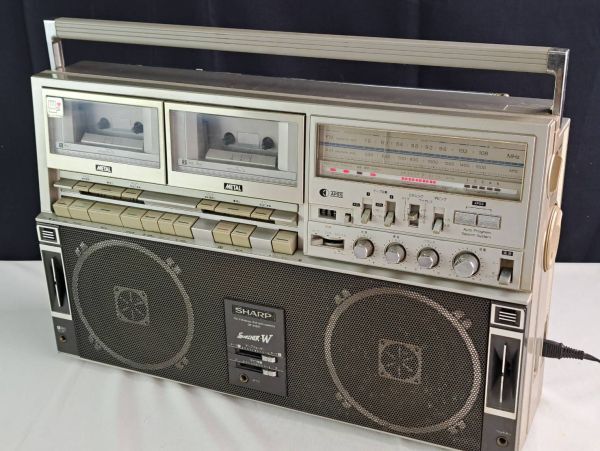 SHARP FM/FM stereo/AM radio cassette GF-818ST THE SEARCHER-W シャープ ステレオ カセットジャンク ラジオ通電OK 異音あり_発送は100又は140サイズを予定しています