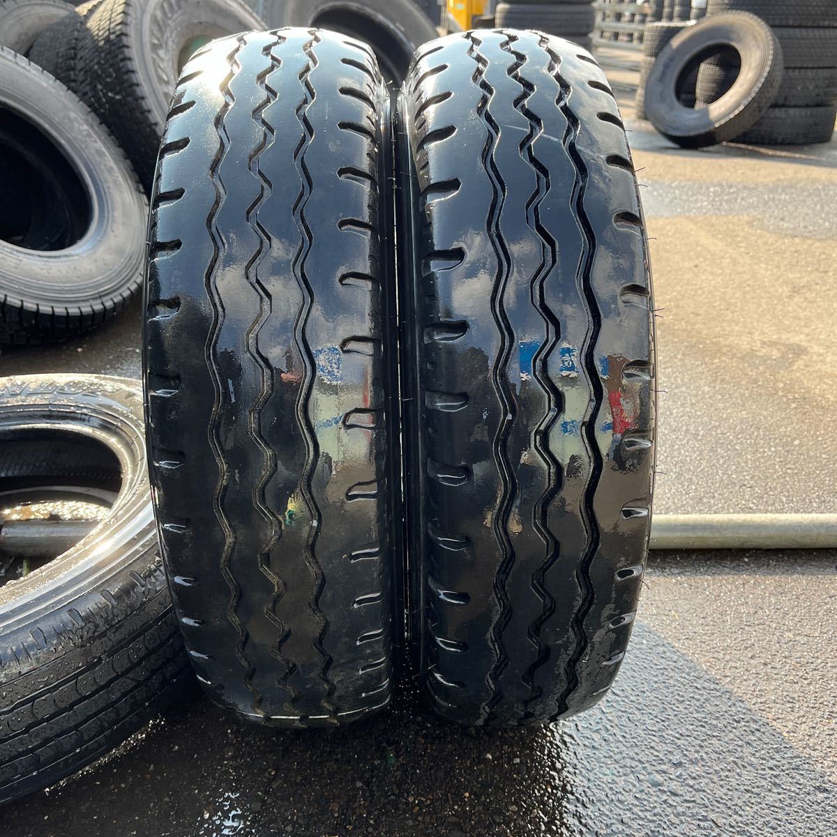 205/70R16 DUNLOP, SP485 中古　 激安美品　2本セット：8000円_画像1