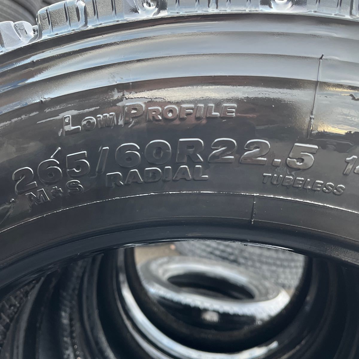 265/60R22.5 BRIDGESTONE, W910 中古　　 激安美品　4本セット：25000円_画像2