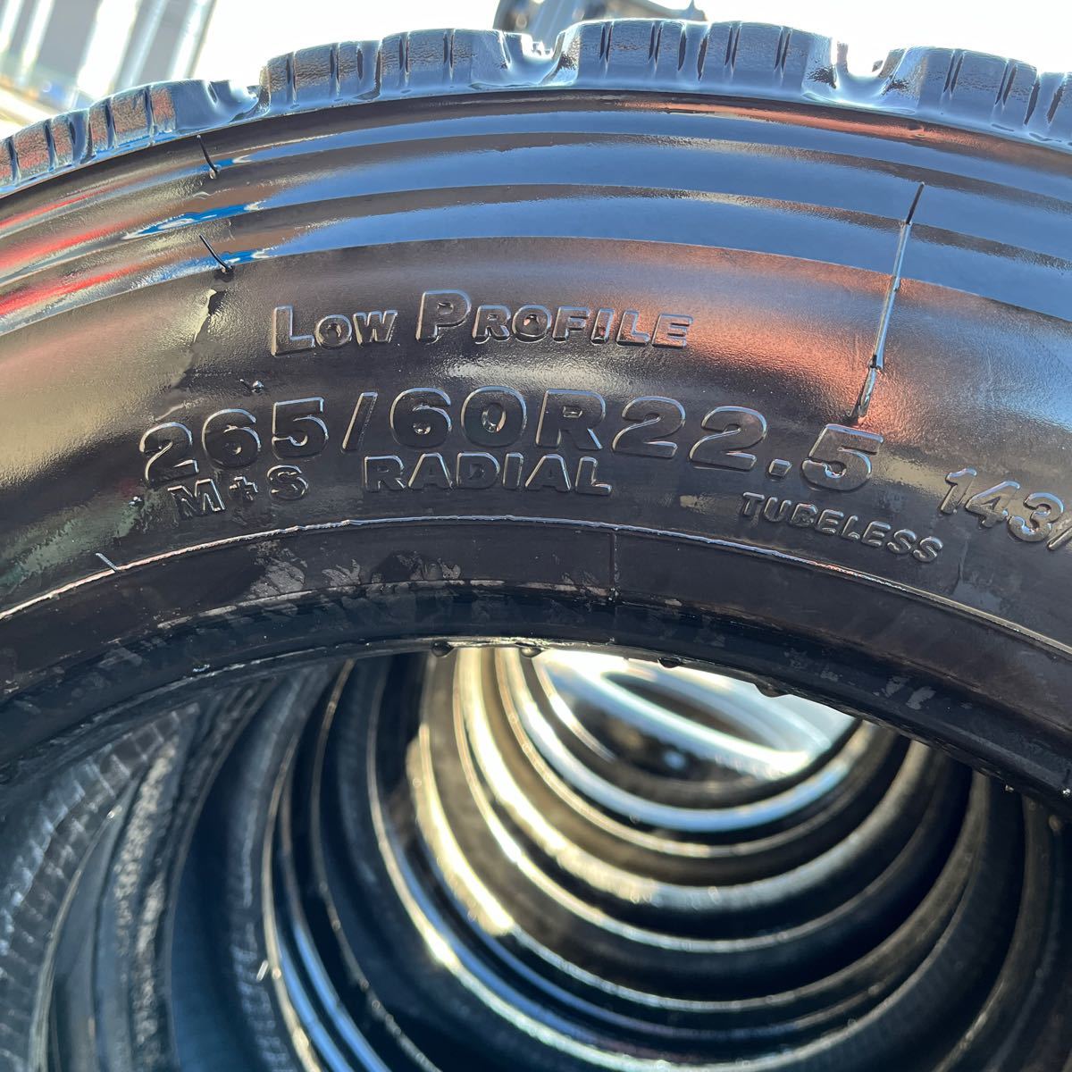 265/60R22.5 BRIDGESTONE, W910 中古　 激安美品　6本セット：33000円_画像2