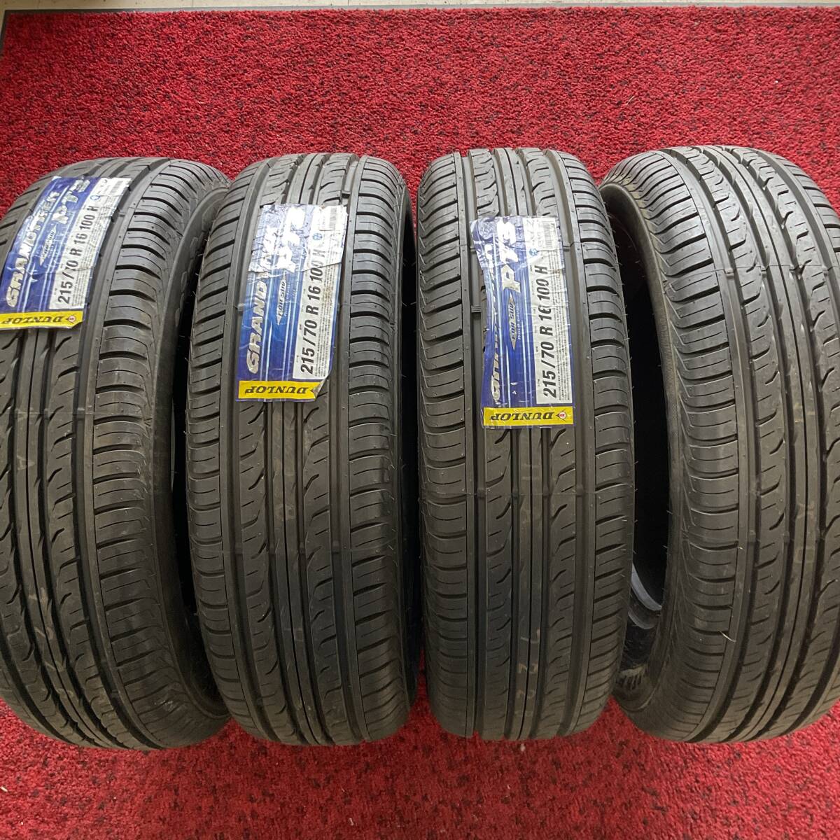 DUNLOP 215/70R16 PT3 年落ち未使用品 サマータイヤ 4本セット：30000円の画像1