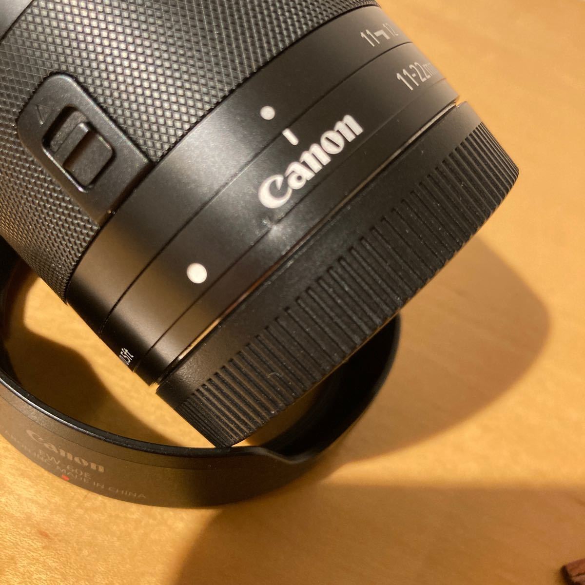 【送料無料】キャノン Canon EF-M 11-22mm フード、フィルター付き へこみあり_画像5