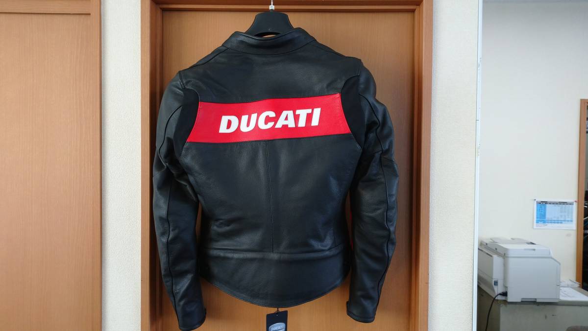 DUCATI　ドゥカティ　純正ジャケット　ドゥカティアパレル　レザージャケット　新品未使用品_画像2