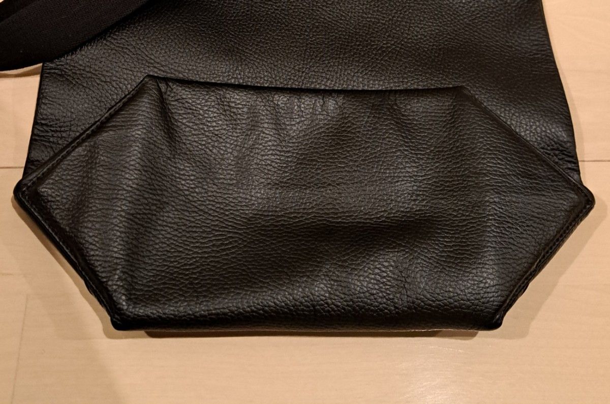 YOUNG&OLSEN ヤングアンドオルセン EMBOSSED LEATHER HAVERSACK ブラック