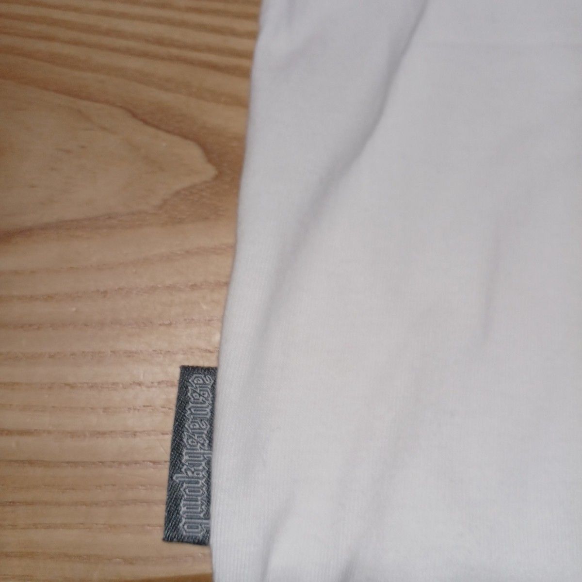 【即日発送】新品、未使用品。QUAKY SENSEプリント半袖カットソー