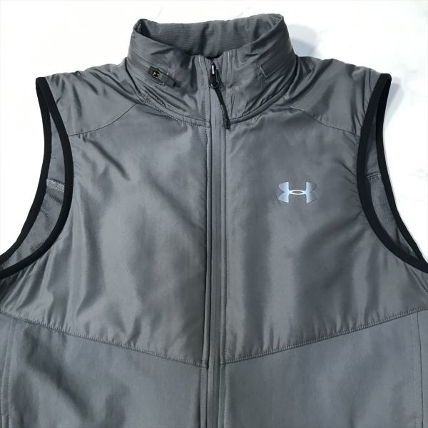 《良品◎》UNDER ARMOUR アンダーアーマー★フード収納*ワンポイント*中綿*ベストジャケット*ジレ*グレー*サイズM(MW3045)◆S60_画像4