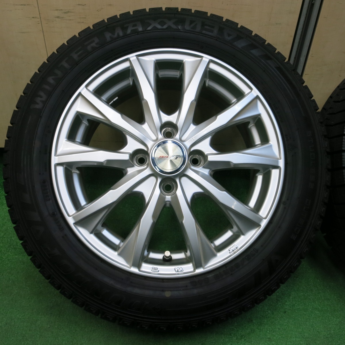 *送料無料*バリ溝！20年！キレイ！ほぼ10分★スタッドレス 175/65R15 ダンロップ ウインターマックス03 JOKER PCD100/4H★4012904イス_画像2