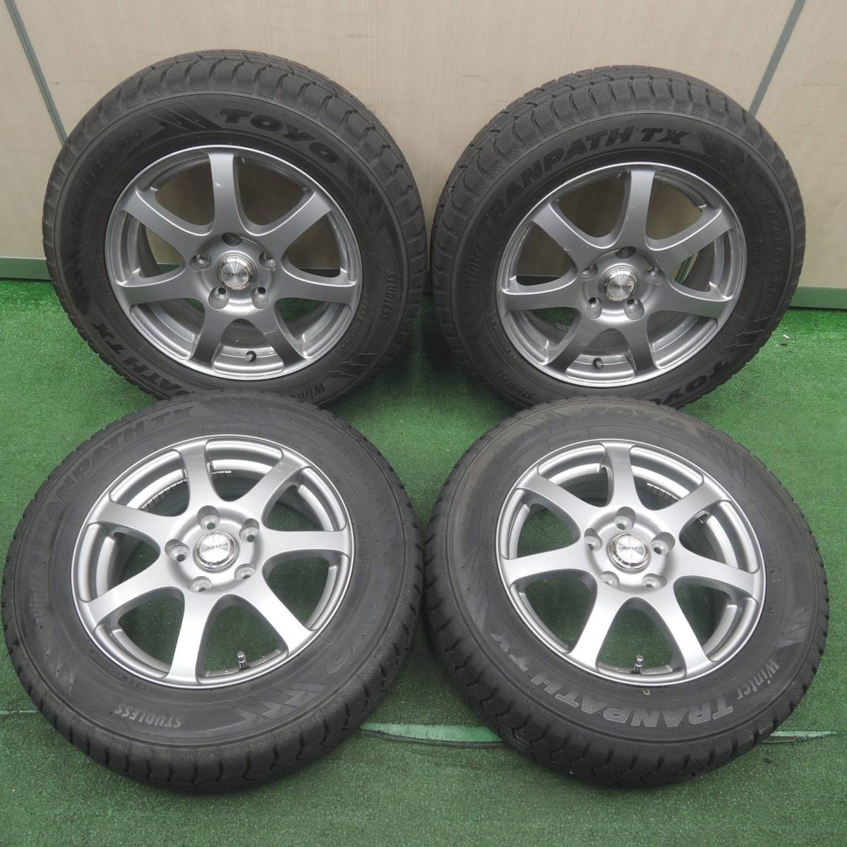 [送料無料]バリ溝！キレイ！8.5分★スタッドレス 195/65R15 トーヨー ウインター トランパス TX SIBILLA EQ-7 PCD114.3/5H★3111314SYス_画像1