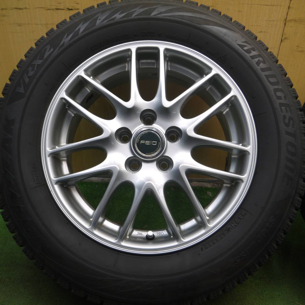 *送料無料* バリ溝！キレイ！9分★プリウス等 195/65R15 スタッドレス ブリヂストン ブリザック VRX2 FEID 15インチ PCD100/5H★4021311Hス_画像2