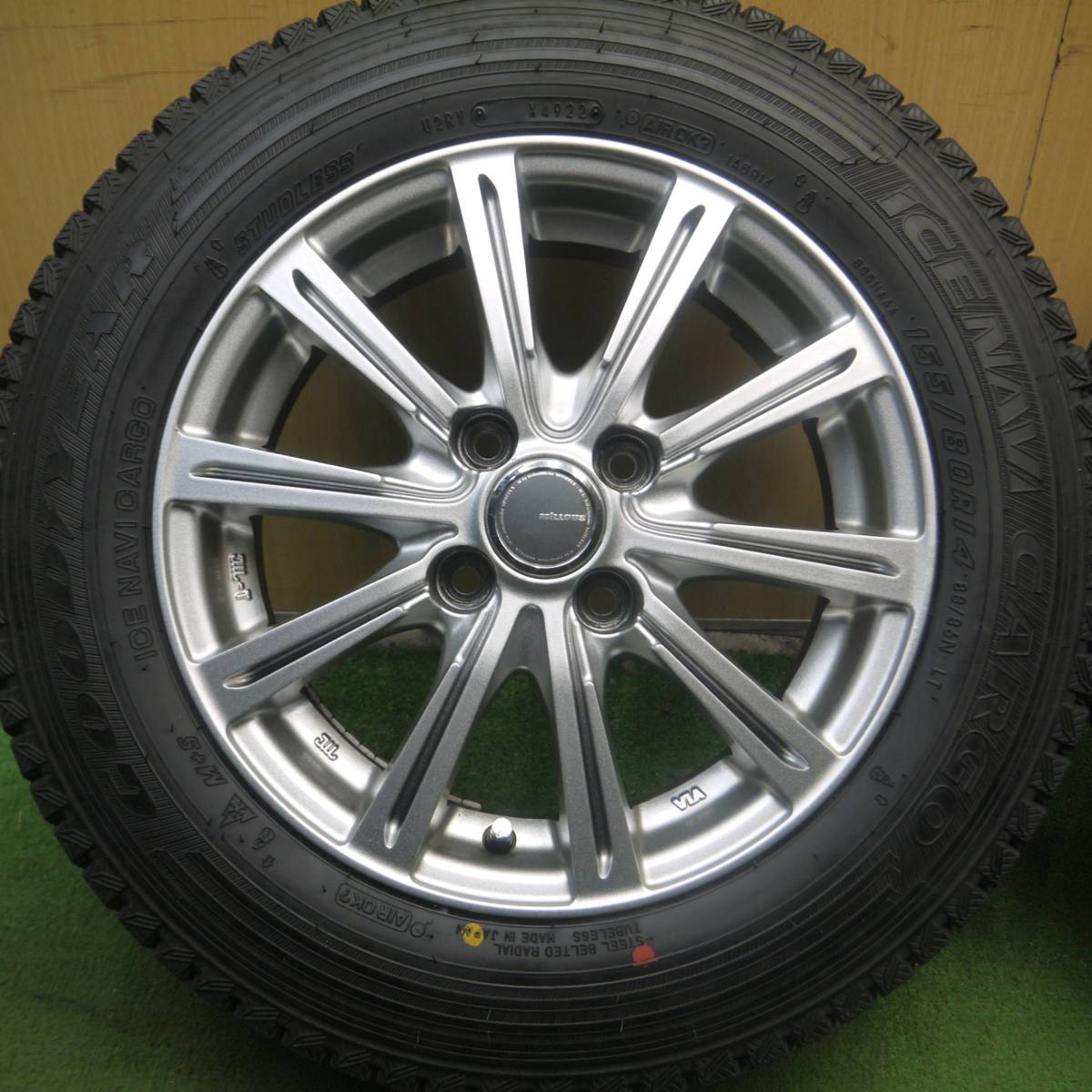 *送料無料* バリ溝！22年！キレイ！ほぼ10分★スタッドレス 155/80R14 グッドイヤー アイスナビ カーゴ MiLLOUS PCD100/4H★4021913Hス_画像2