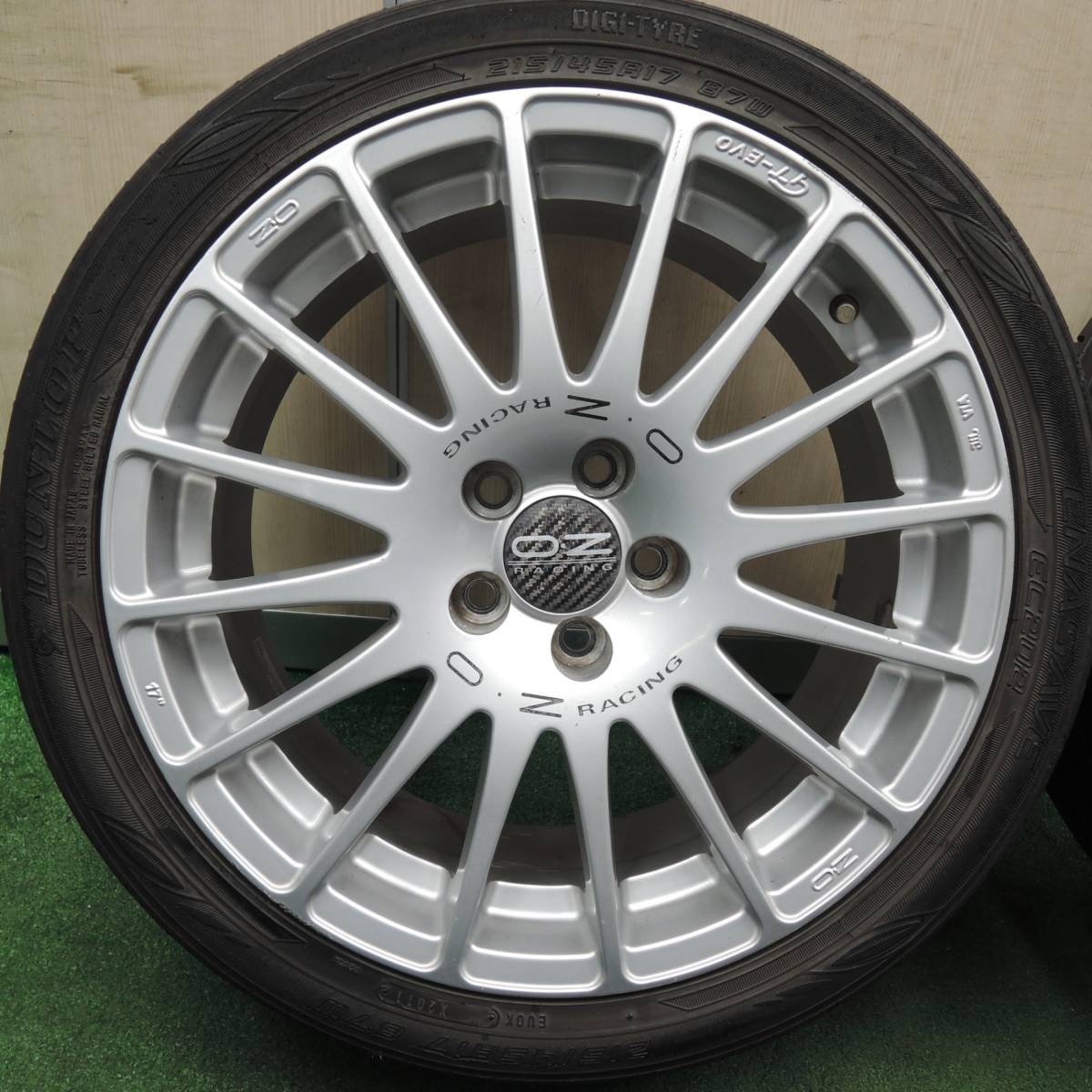 *送料無料* バリ溝！20年！9.5分★O・Z RACING GT-EVO 215/45R17 ブリヂストン ネクストリー ダンロップ PCD100/5H★4022501HAノ_画像3