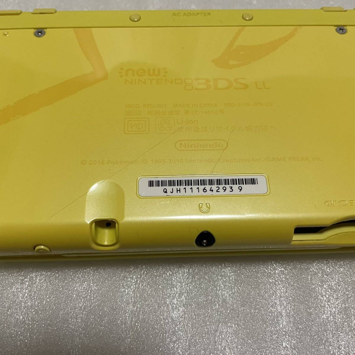 美品☆ 任天堂 Newニンテンドー3DS LL ピカチュウ 本体 new NINTENDO 3DS LL 動作確認済 任天堂 pokemon 社外充電器付き_画像6