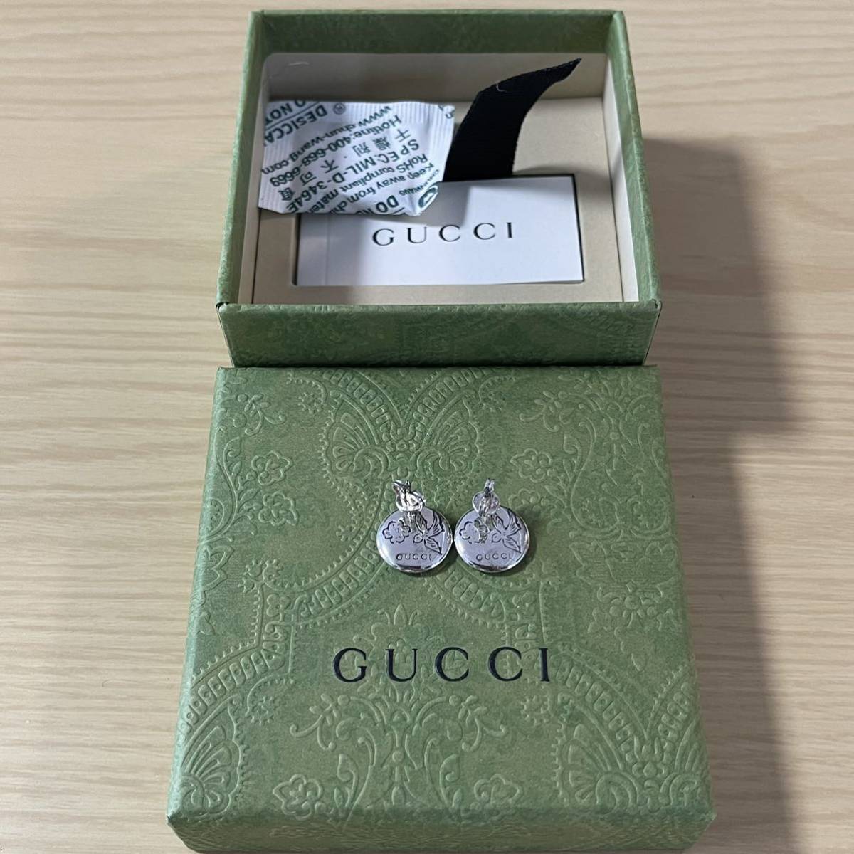 グッチ（GUCCI） Blind for Loveブラインドフォーラブピアス 新品　未使用　箱付き