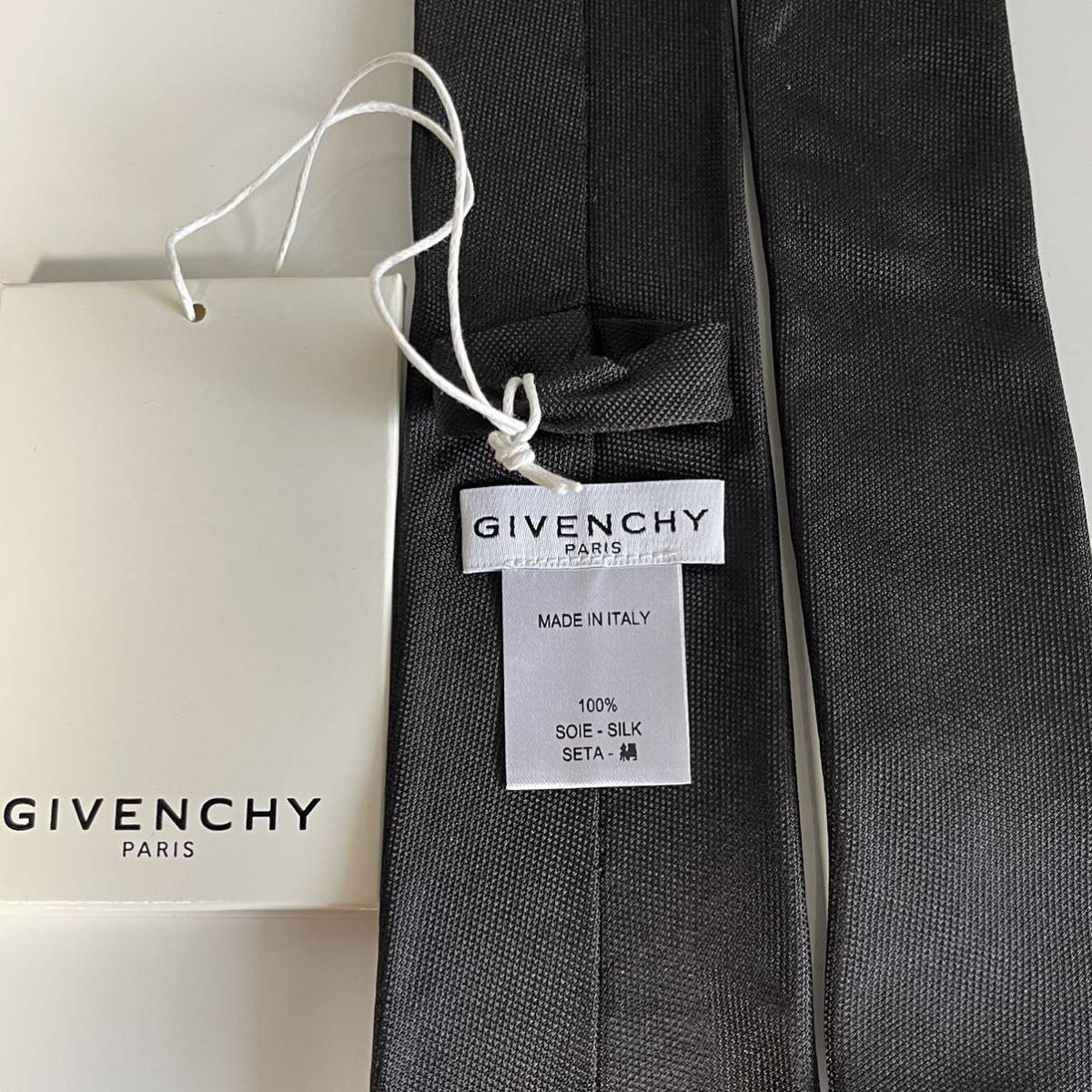 ジバンシィ (GIVENCHY)ジバンシー 黒ブランド名ワンストライプネクタイ 新品　未使用　タグ付き