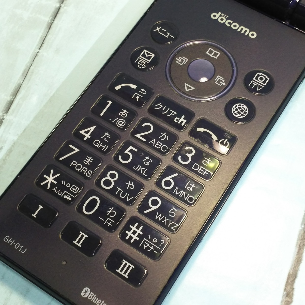 docomo AQUOS SH-01J ブルーブラック ネイビー ケータイ SHARP 本体 白ロム SIMロック解除済み SIMフリー 863862_画像6