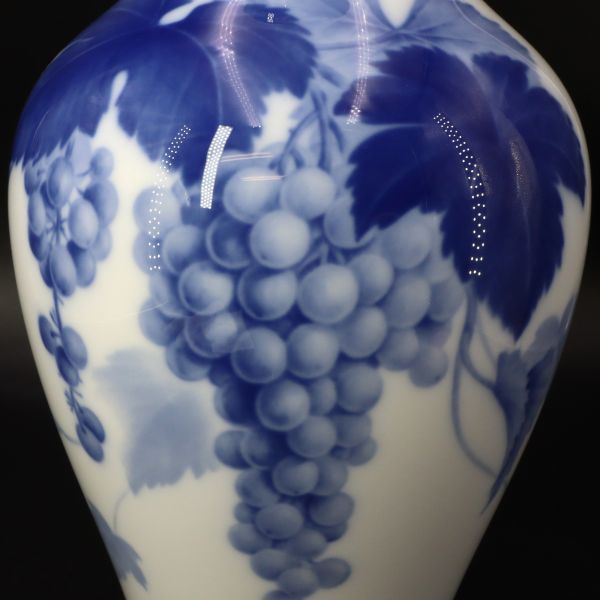 e3698【大倉陶園】染付　葡萄紋　花瓶　ぶどう　フラワーベース　花器　OKURA　35㎝_画像9