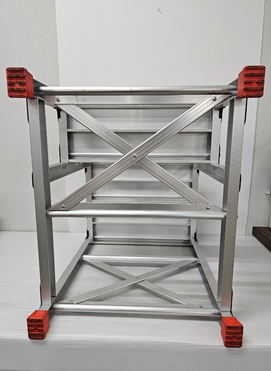 TRUSCO(トラスコ) アルミ合金製作業台 作業用踏台 アルミ製・縞板タイプ 天板寸法500×400×H600 最大使用質量150kg TSFC-256の画像6