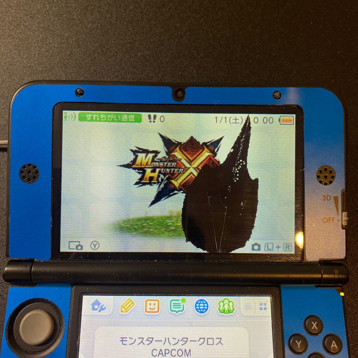 任天堂 Nintendo 3DS LL 黒×青 SPR-S-JPN-C0 液晶割 _画像3