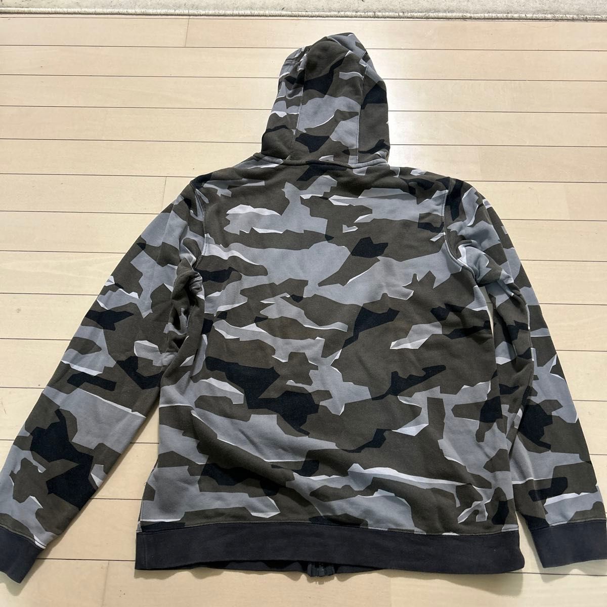 NIKE ナイキ 迷彩柄ジップアップパーカー L|Yahoo!フリマ(旧 NIKE ナイキ 迷彩柄ジップアップパーカー L|Yahoo!フリマ(旧