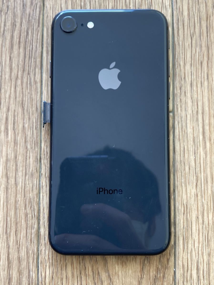 iPhone 8 BLACK 64GB アクティベーションロックOFF IOS 14 ブラック 使用頻度 中 中古 準美品 本体割れ無しSIMフリー 送料込み価格！_画像4