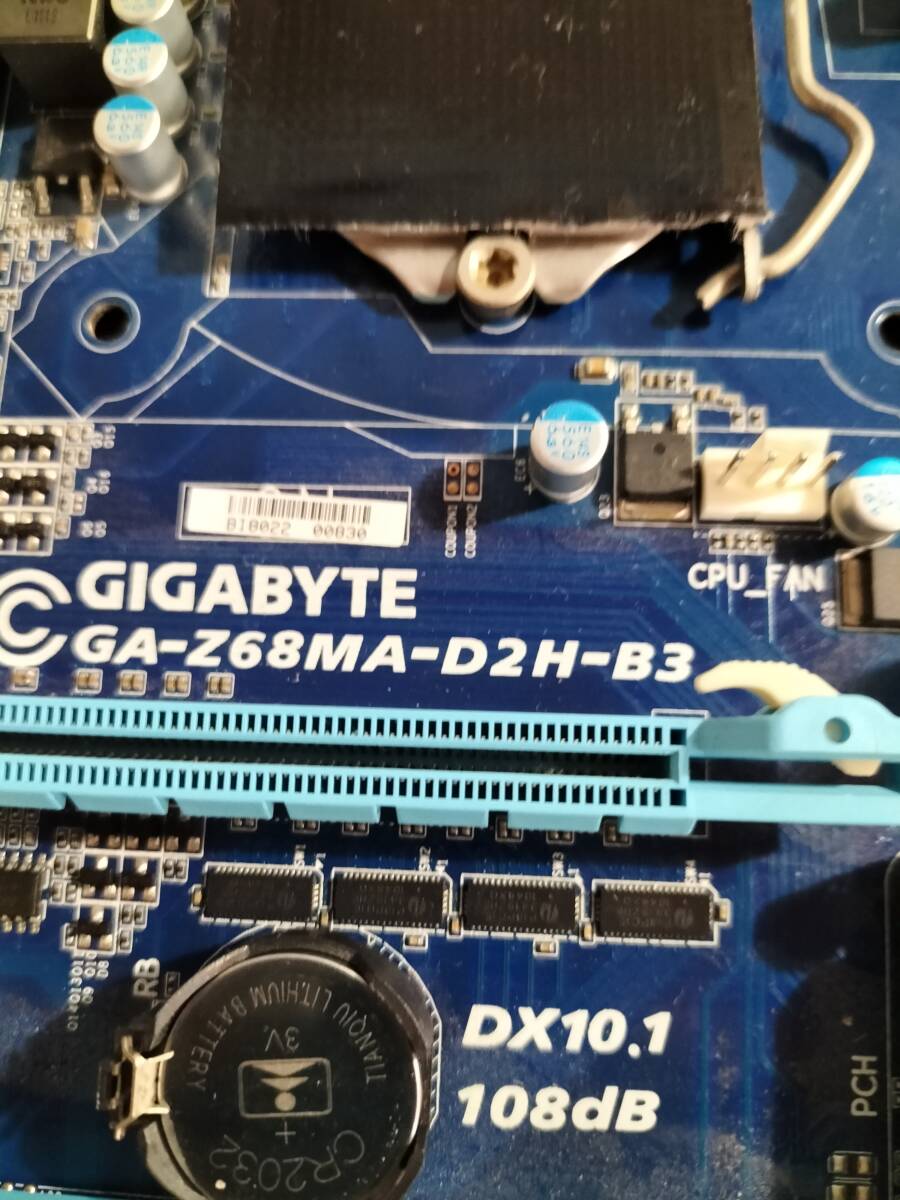 ★ GIGABYTE GA-Z68MA-D2H-B3 REV1.3 LGA1155 Z68 MATX●マザーボード_画像3