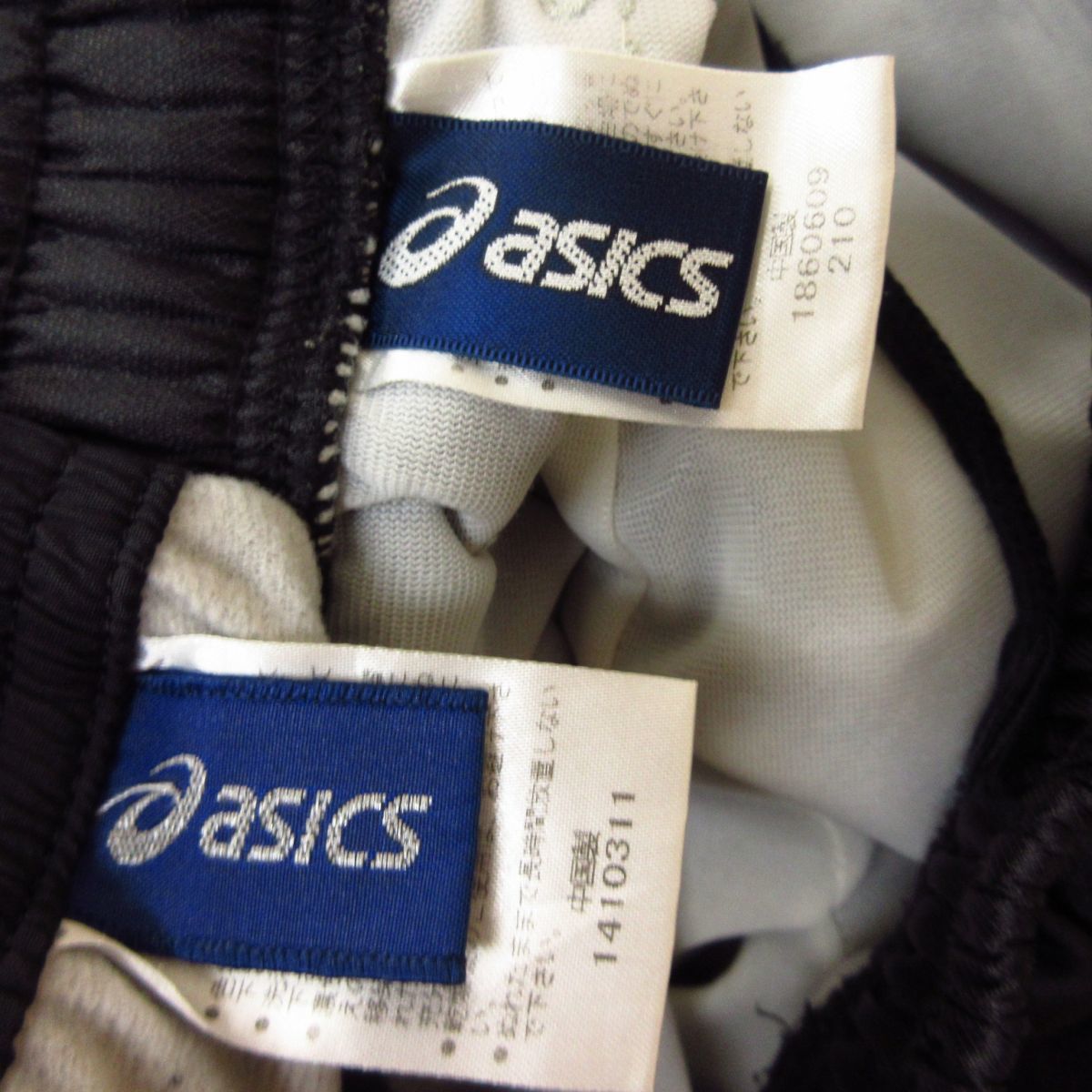 ◎使用少なめ！asics アシックス Mサイズ 2本セット◆厚手ナイロンパンツ 裏起毛 防寒 スポーツ 秋冬用！◆メンズ 黒 まとめ売り◆C1184_画像9