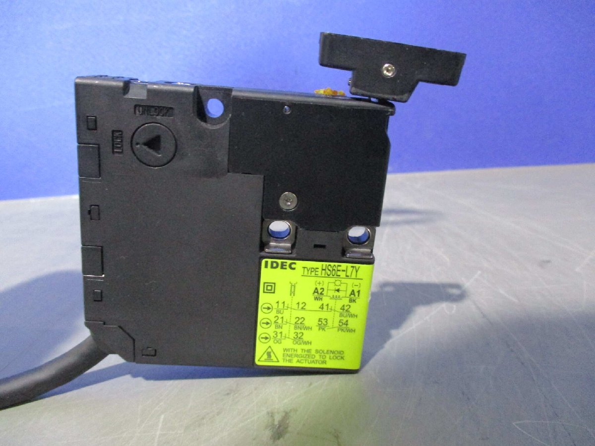 中古 IDEC SAFETY DOOR LOCK SWITCH HS6E-L7Y HS6E形 ソレノイド付安全スイッチ (AADR60118D078)_画像2