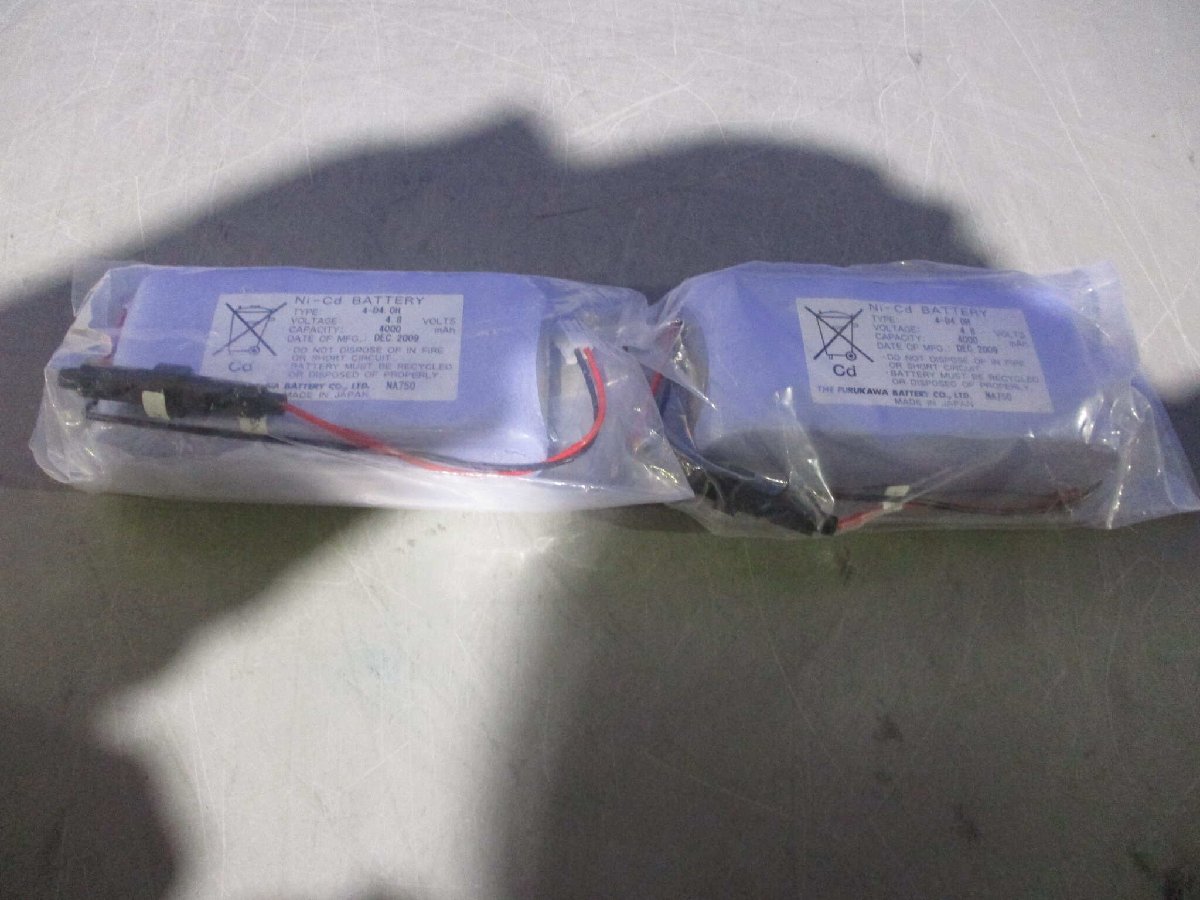 新古 THE FURUKAWA BATTERY NI-CD BATTERY 密閉形Ni-Cd蓄電池 4-D4.OH 2個 (JCQR60127C281)_画像1