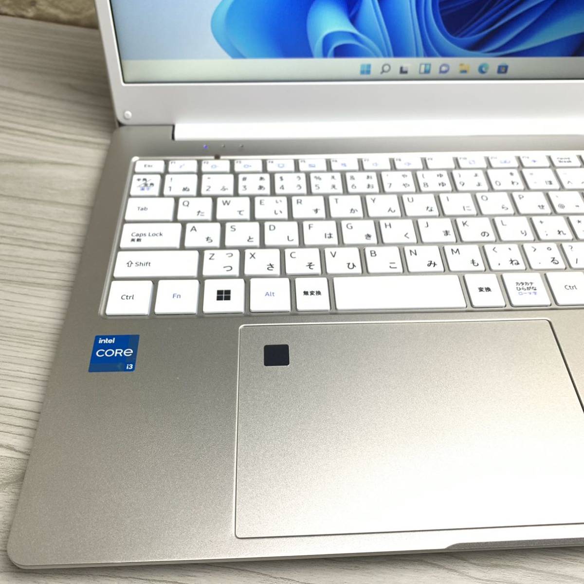 第11世代♪Core i3-1115G4 M.2-SSD512GB 東芝 Dynabook Y6 P3Y6VGEE メモリ16GB WIN11 カメラ office2019_画像4