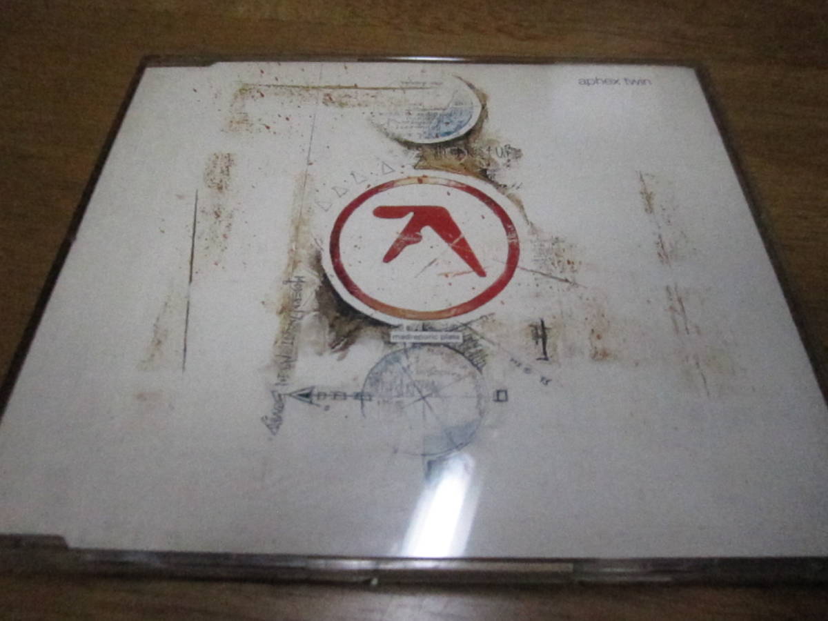 送料込み　再生確認済　中古CD 貴重輸入盤　APHEX TWIN onエイフェックスツイン　1.on 2. 73-yips 3.d-scape 4.xepha_画像1