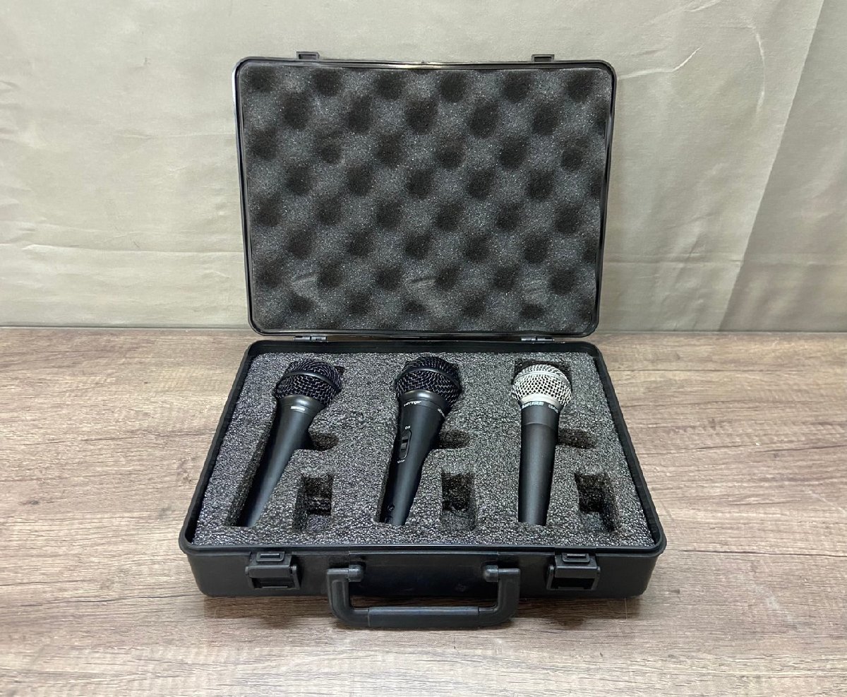 △9787　中古品　PA機器　ダイナミックマイク　3本セット　SHURE SM58　BEHRINGER XM1800S　シュアー　ベリンガー　ハードケース付き_画像1