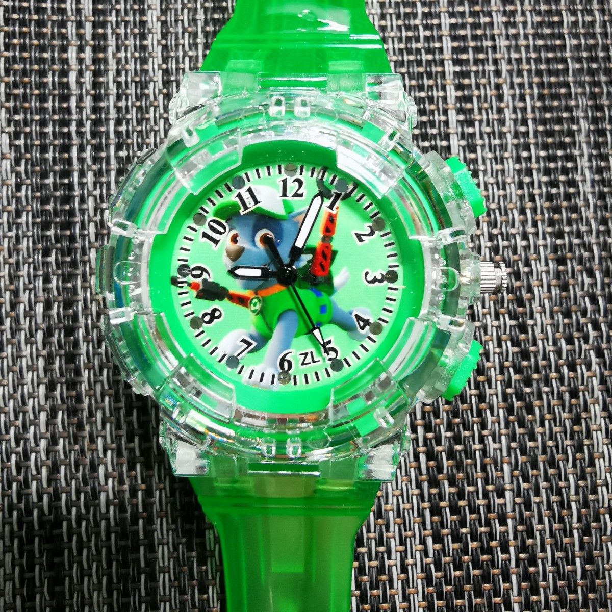 パウパトロール　キッズ腕時計  光る　緑