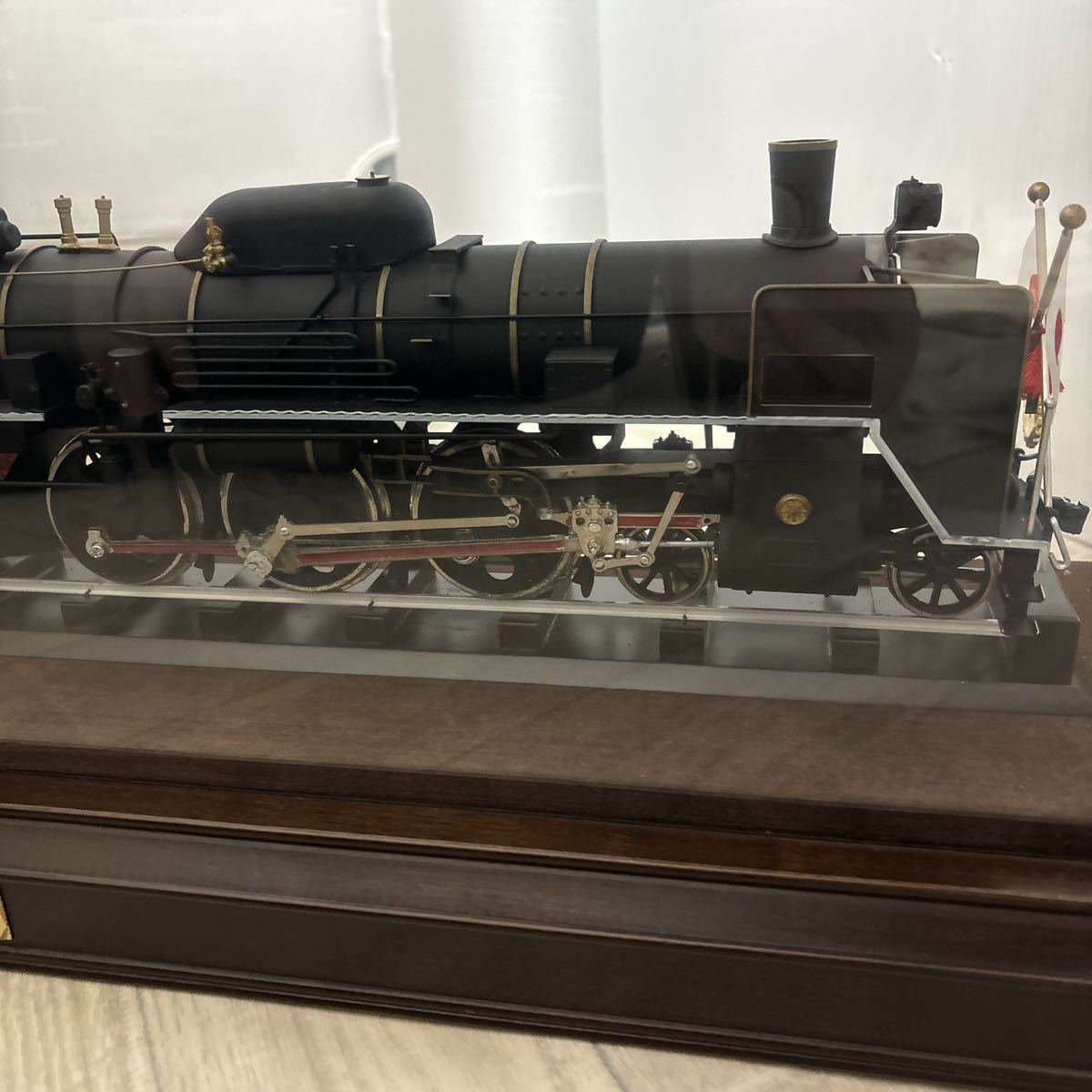 福岡県引き取り限定昭和天皇のお召機関車 C571 金属製 ガラス 福岡県引き取り限定昭和天皇のお召機関車 C571 金属製 ガラス