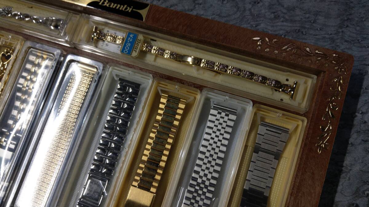 **A183[ new goods ] present wristwatch steel belt 14ps.@ Bear -* Bambi etc.. Manufacturers thing **