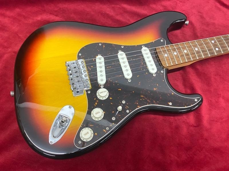 中古◆ Fender MADE IN JAPAN TRADITIONAL 70S STRATOCASTER◆フェンダー 日本製 ラージヘッド ストラトキャスター ソフトケース付属です♪_画像2