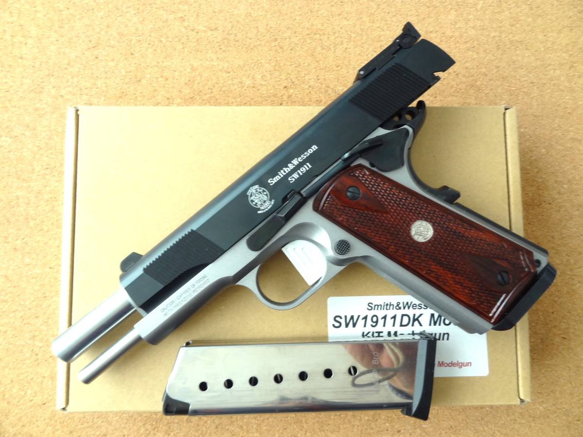 BWC　S＆W　DK　SW1911 ダグ・ケーニック　完成品　実物SW木製グリップ付　モデルガン 難あり_画像6