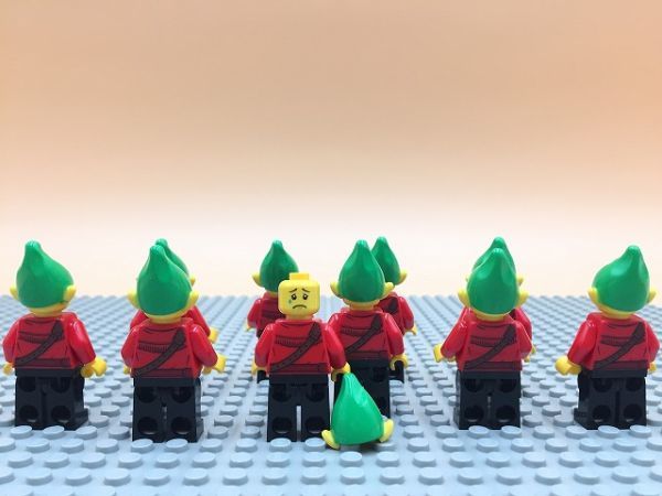 V5　レゴ　ミニフィグ　緑帽子のエルフ　10個セット　新品未使用　LEGO社純正品_画像2