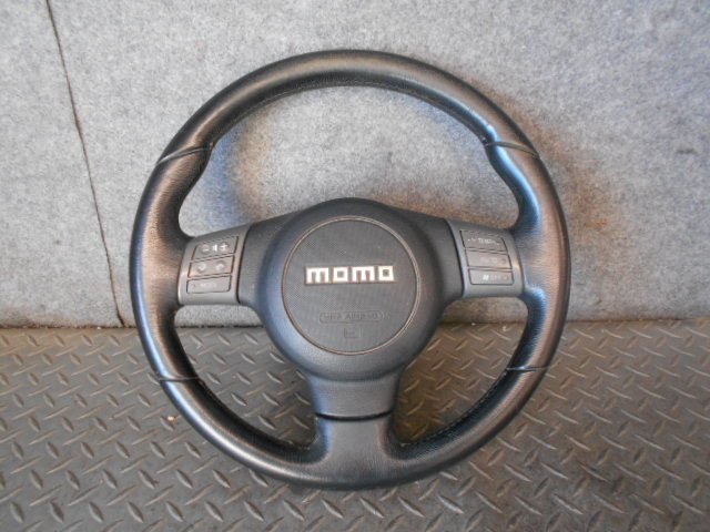 中古　ムーヴ　L175S　ステアリングホイール　モモ　momo　レザー　黒　スイッチ付き　ダイハツ（32-303）_画像1