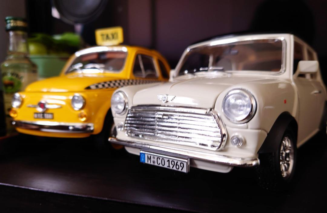 1/18 Mini Cooper MiniCooper 1969 beige die-cast made minicar BBurago /Bburag made 