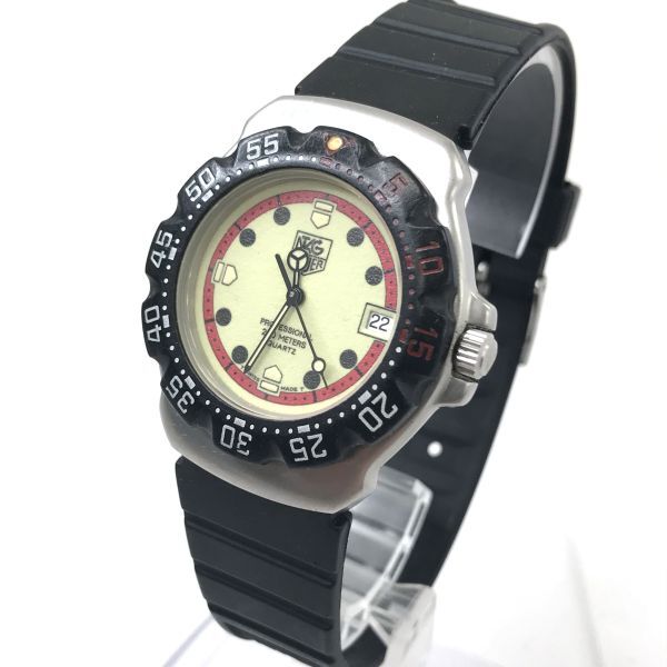TAG HEUER タグホイヤー プロフェッショナル フォーミュラ1 腕時計 WA1211 クオーツ ラウンド カレンダー ブラック 電池交換済 動作確認済_画像2