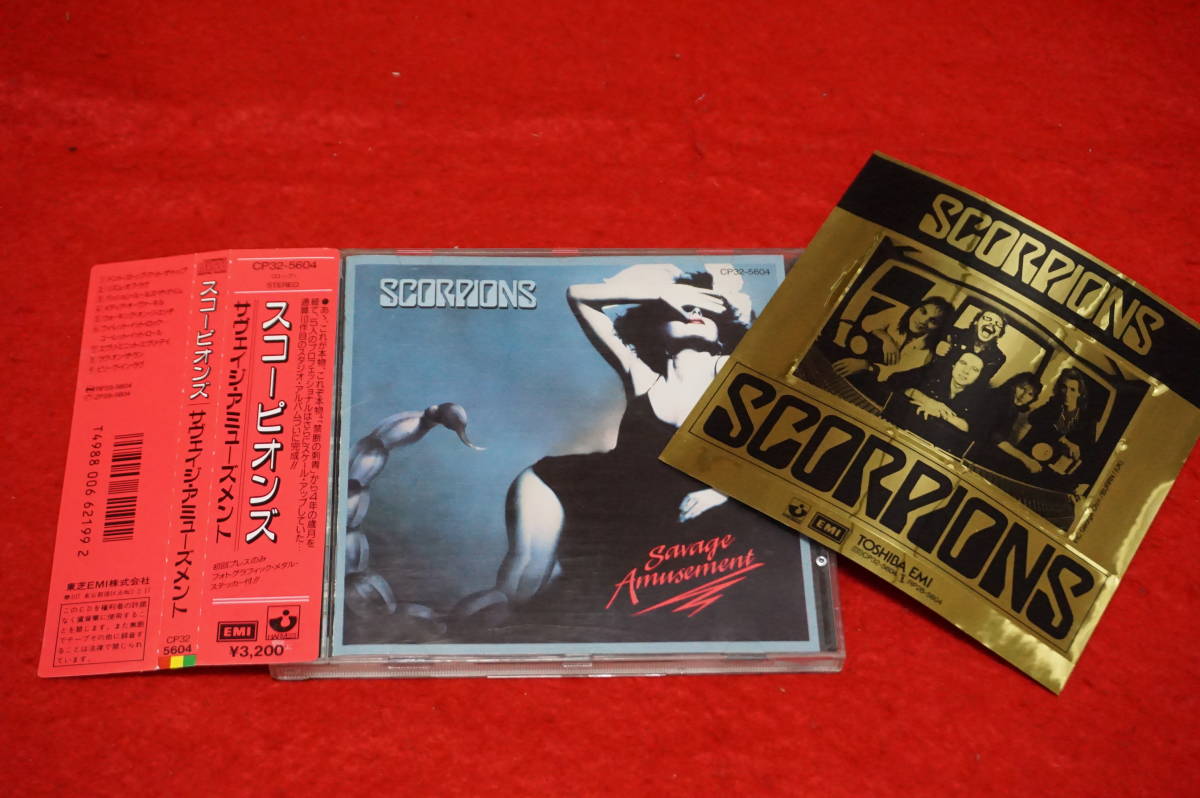 レア！【廃盤 '88年作 CP32-5604角丸帯】 SCORPIONS / Savage Amusemnt スコーピオンズ 特典メタル・ステッカー付き_画像1